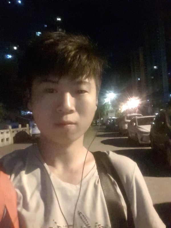 流星的瞬间的第一张照片--漳浦婚介网