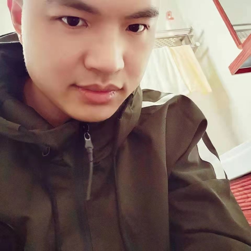 高大上的宅男的第二张照片--漳浦婚介网